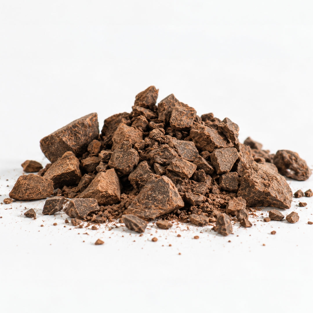 Zeremonieller Kakao, Ceremonial Blend – feiner zeremonieller Bio Kakao aus Peru. Eine harmonische Mischung aus Criollo und Trinitario Bohnen aus Juanjuí, mit mild-fruchtigem Aroma. Direkt und fair von Kleinbauern bezogen, ideal für Rituale, Meditation und tägliche Kakaozeremonien – erdend, sanft herzöffnend und belebend.